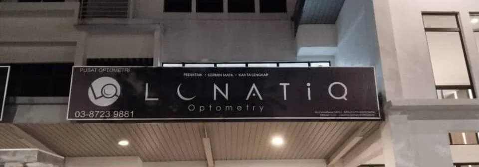Signboard for Signboard Lunatic – Modern & Eye-Catching Design